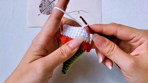 Crochet Christmas Elf Mushroom Pattern 4