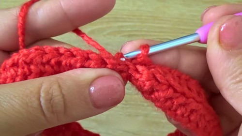 Crochet Christmas Gift Bow Pattern 4