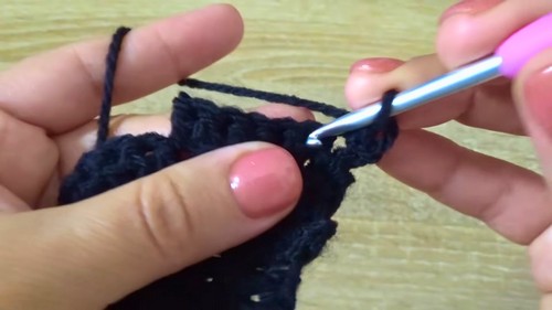 Crochet Christmas Gift Bow Pattern 5