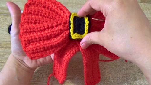 Crochet Christmas Gift Bow Pattern 7