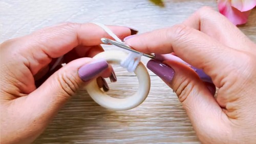 Crochet Christmas Ornaments Pattern 1