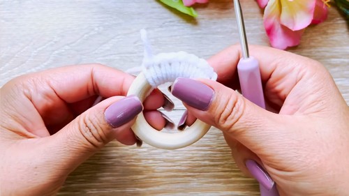 Crochet Christmas Ornaments Pattern 2