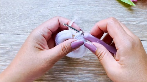 Crochet Christmas Ornaments Pattern 2