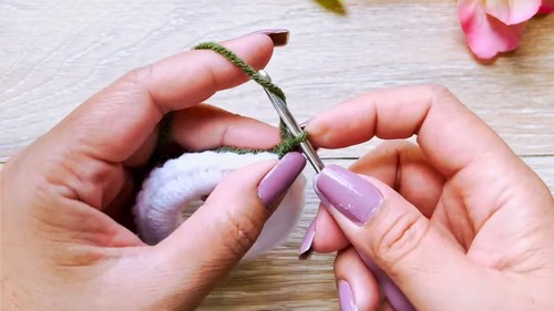 Crochet Christmas Ornaments Pattern 3