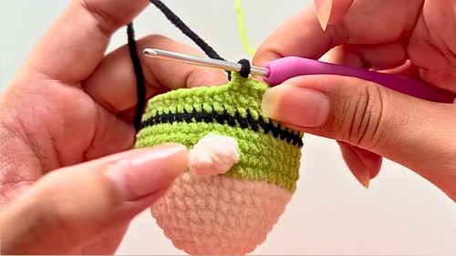 Crochet Christmas Ornaments Pattern 4