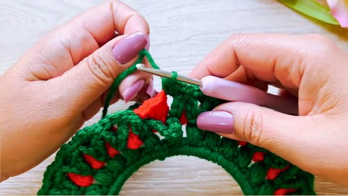 Crochet Christmas Ornaments Pattern 5
