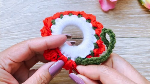 Crochet Christmas Ornaments Pattern 5