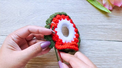 Crochet Christmas Ornaments Pattern 6