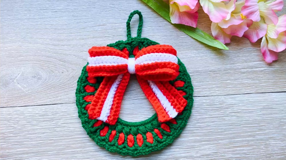 Crochet Christmas Ornaments Pattern 8