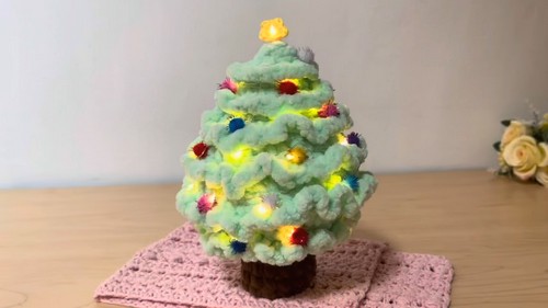 Crochet Christmas Tree Amigurumi Pattern 8