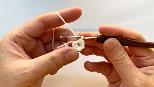 Crochet Christmas Tree Keychain Pattern 1