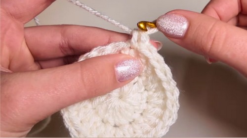 Crochet Christmas Wreath Coasters Pattern 4