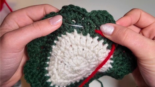 Crochet Christmas Wreath Coasters Pattern 7