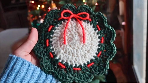 Crochet Christmas Wreath Coasters Pattern 8