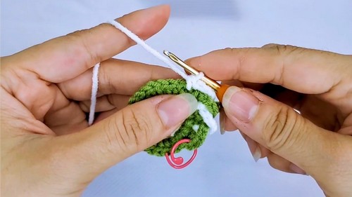 Crochet Christmas Wreath Pattern 4