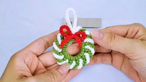 Crochet Christmas Wreath Pattern 8