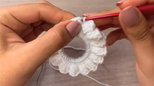 Crochet Christmas Wreaths Pattern 4