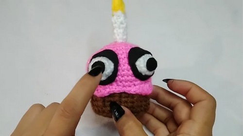 Crochet Cupcake Amigurumi Pattern 8