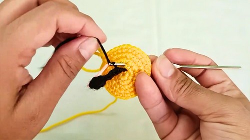 Crochet Cute Bumblebee Pattern 3