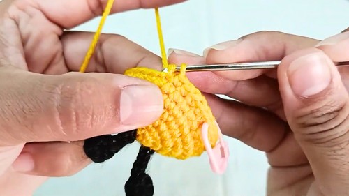 Crochet Cute Bumblebee Pattern 4