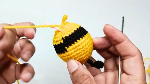 Crochet Cute Bumblebee Pattern 6