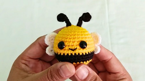 Crochet Cute Bumblebee Pattern 8