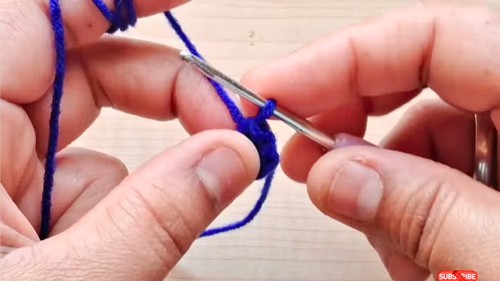 Crochet Daisy Hair Tie Pattern 1