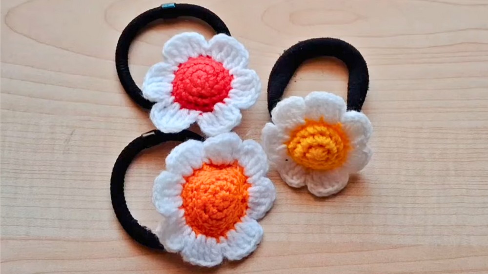 Crochet Daisy Hair Tie Pattern 8
