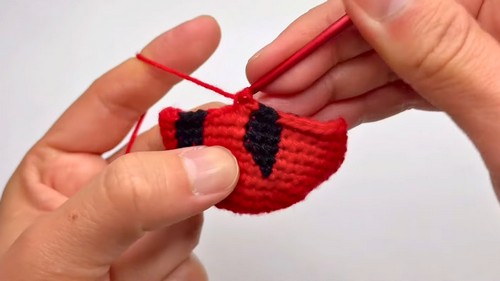 Crochet Deadpool Amigurumi Pattern 2