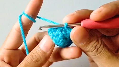 Crochet Fish Keychain Pattern 2