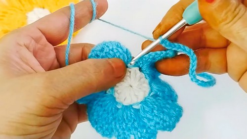 Crochet Flower Bag Charm Pattern 6