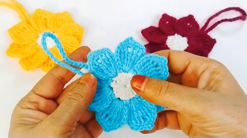 Crochet Flower Bag Charm Pattern 7