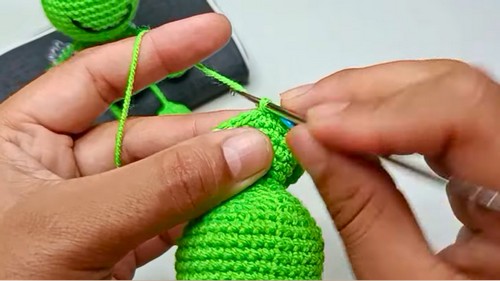 Crochet Frog Keychain Pattern 5