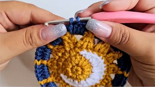 Crochet Ganny Crovhet Luna Pattern 6