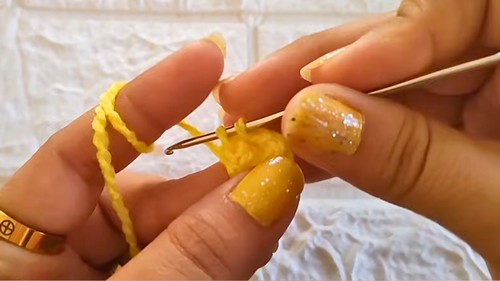 Crochet Graduation Chick Pattern 1