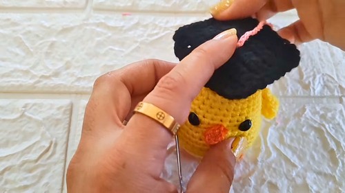 Crochet Graduation Chick Pattern 7