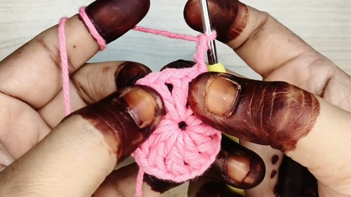 Crochet Hanging Flower Keychains Pattern 3