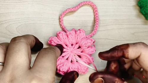 Crochet Hanging Flower Keychains Pattern 5