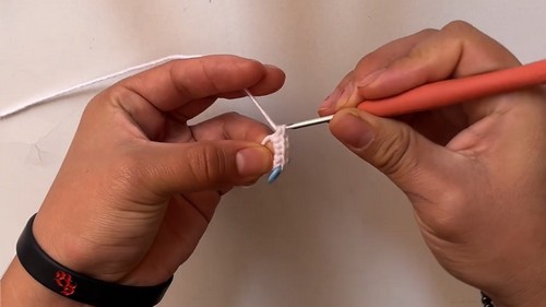 Crochet Hello Kitty Amigurumi Pattern 1