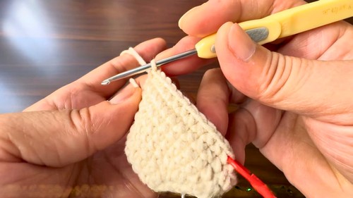 Crochet Hello Kitty Keychain Pattern 3