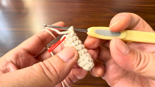 Crochet Hello Kitty Keychain Pattern 5