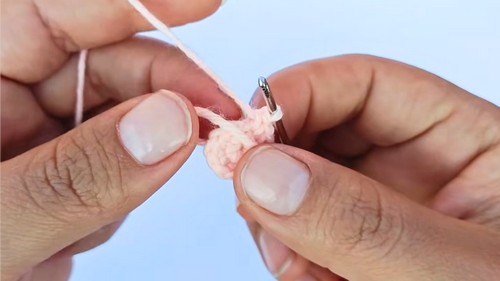 Crochet Kitten Keychain Pattern 1