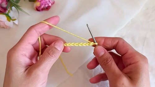 Crochet Kitten Keychain Pattern 1