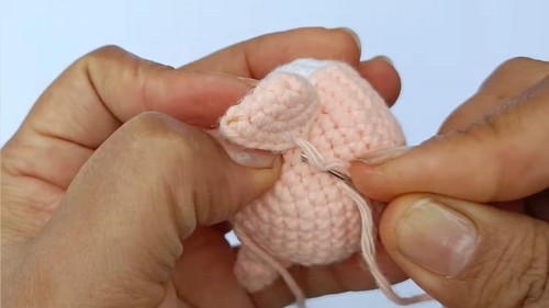 Crochet Kitten Keychain Pattern 6