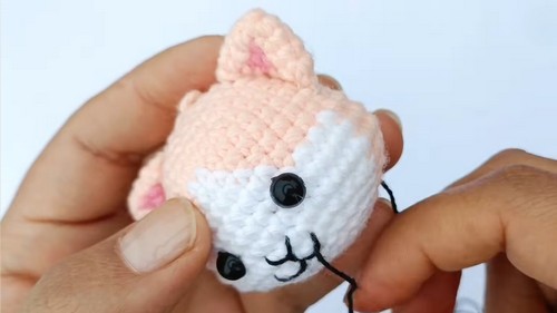 Crochet Kitten Keychain Pattern 8