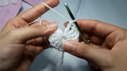 Crochet Kitten Mittens Gloves Pattern 6