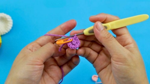 Crochet Little Bee Amigurumi Pattern 2