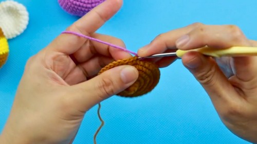 Crochet Little Bee Amigurumi Pattern 5