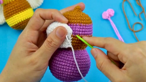 Crochet Little Bee Amigurumi Pattern 7