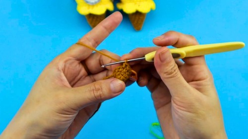 Crochet Little Minions Ice Cream Pattern 2